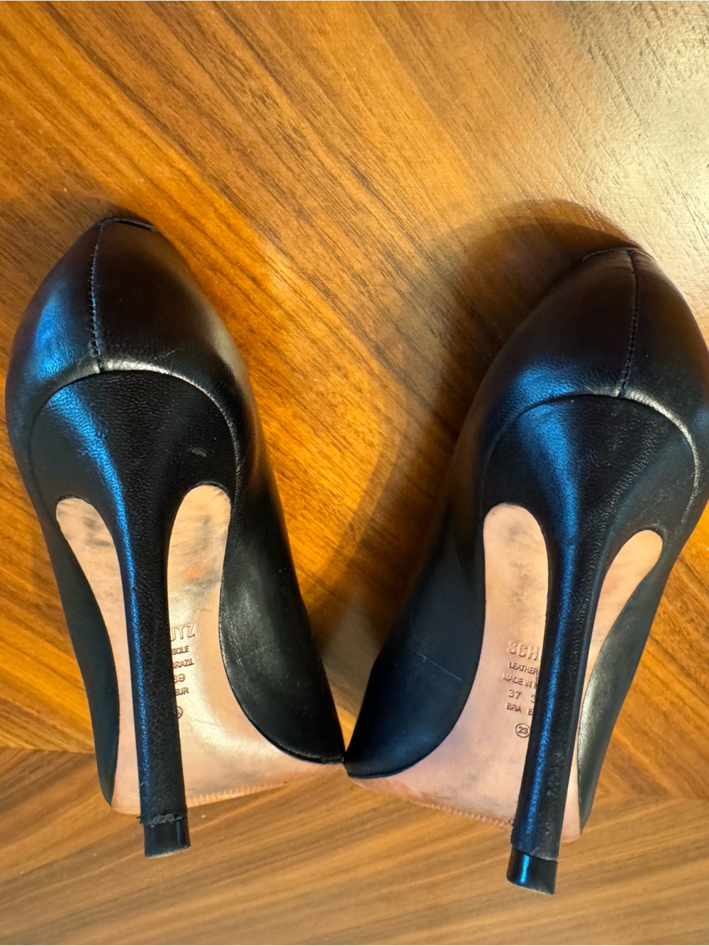 Schutz Black Leather Gold Embellished Pointed Toe Pumps Heels US 8 - Picture 16 of 16